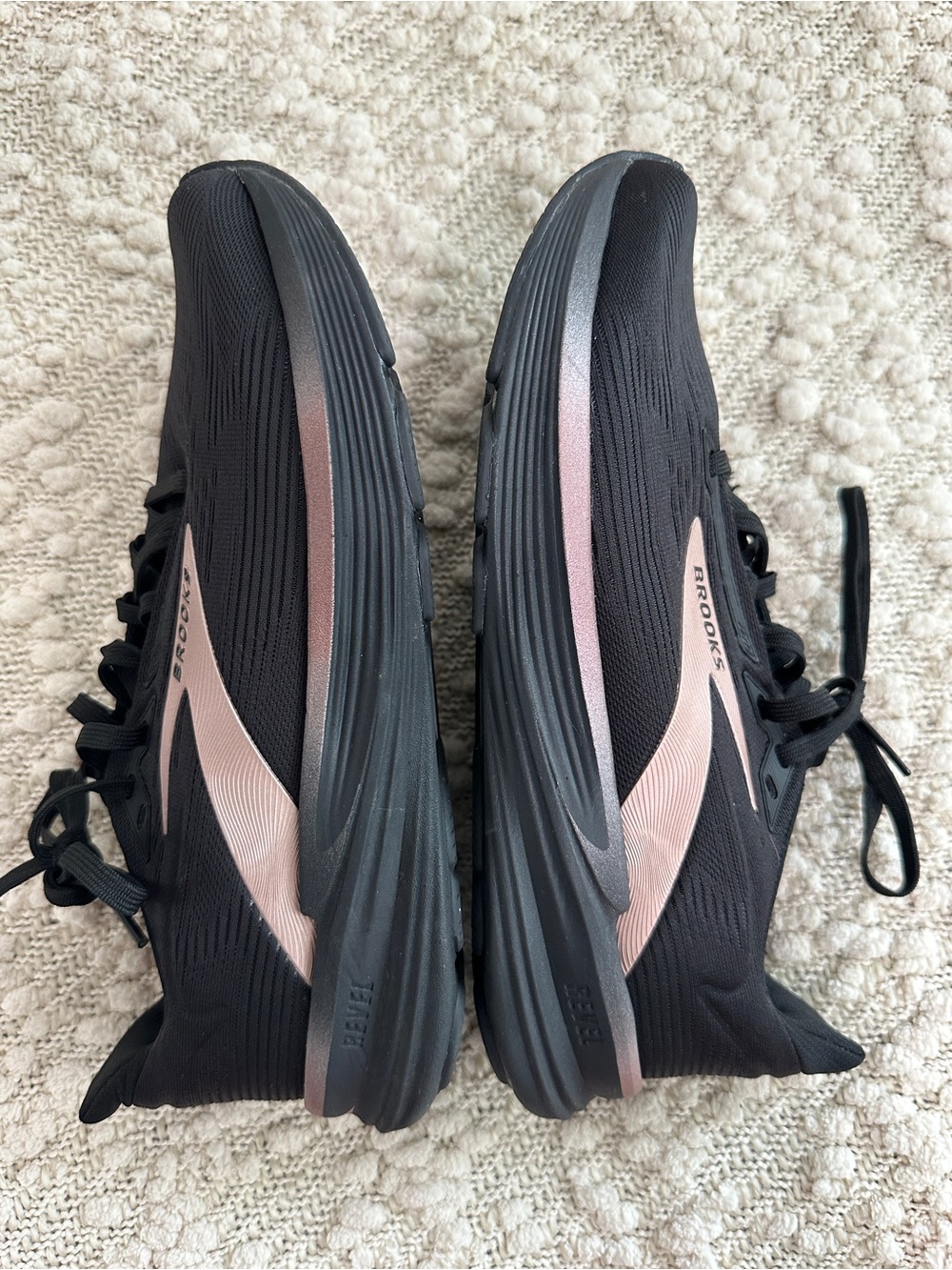 Brooks Revel 8 Womens Running Shoes Size 8.5 Black Rose Gold
